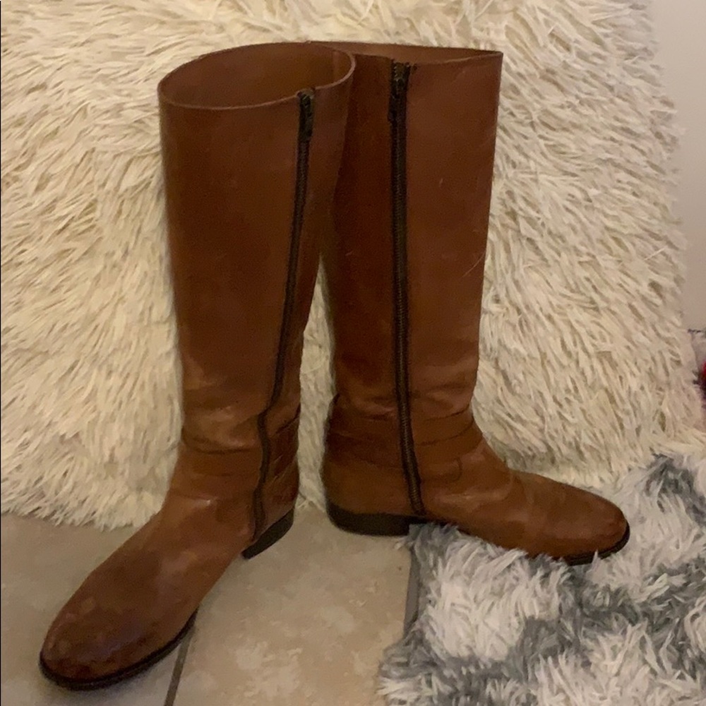 Boots - Picture 2 of 4
